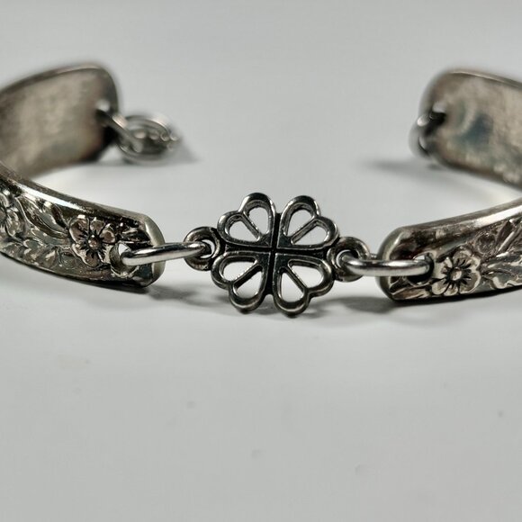 Bracelet - Picture 1 of 6